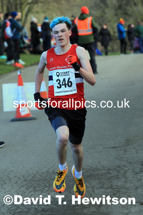 Senior men and veteran men over-40s NECAA Road Relay Champs., Hetton Lyons Park, Hetton le Hole, County Durham. Photo: David T. Hewitson/Sports for All Pics